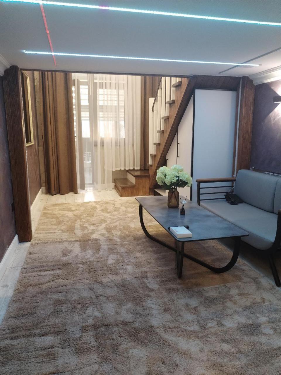 E-Lite& Meatador Aparthotel Astana Bagian luar foto